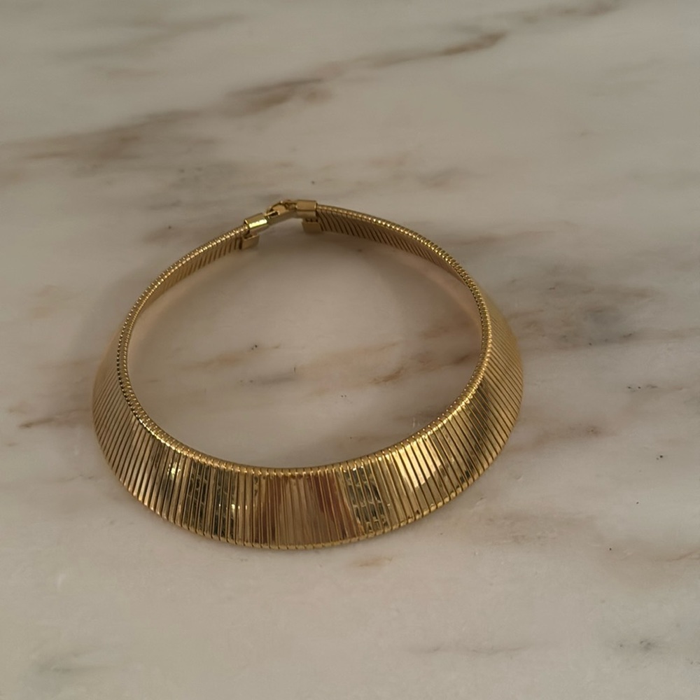 Gold plated stretch choker necklace almost 1 inch thick ; conversation piece